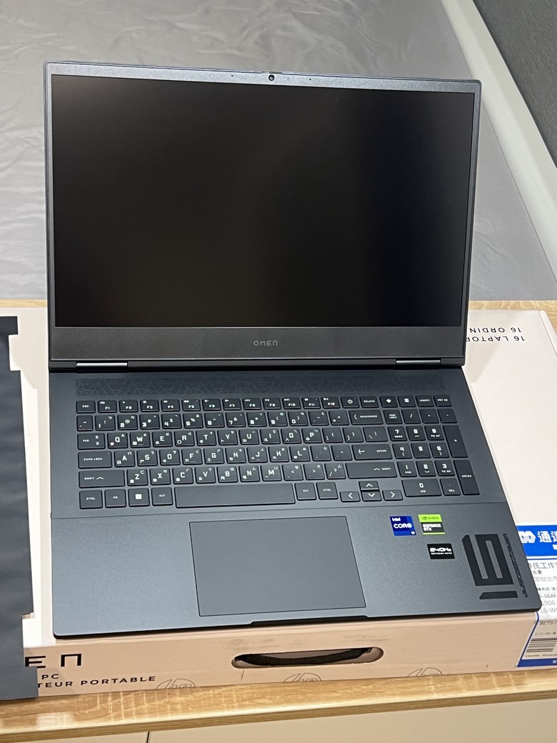 開箱: HP 惠普 OMEN Gaming 16-wf0041TX 16.1吋電競筆電