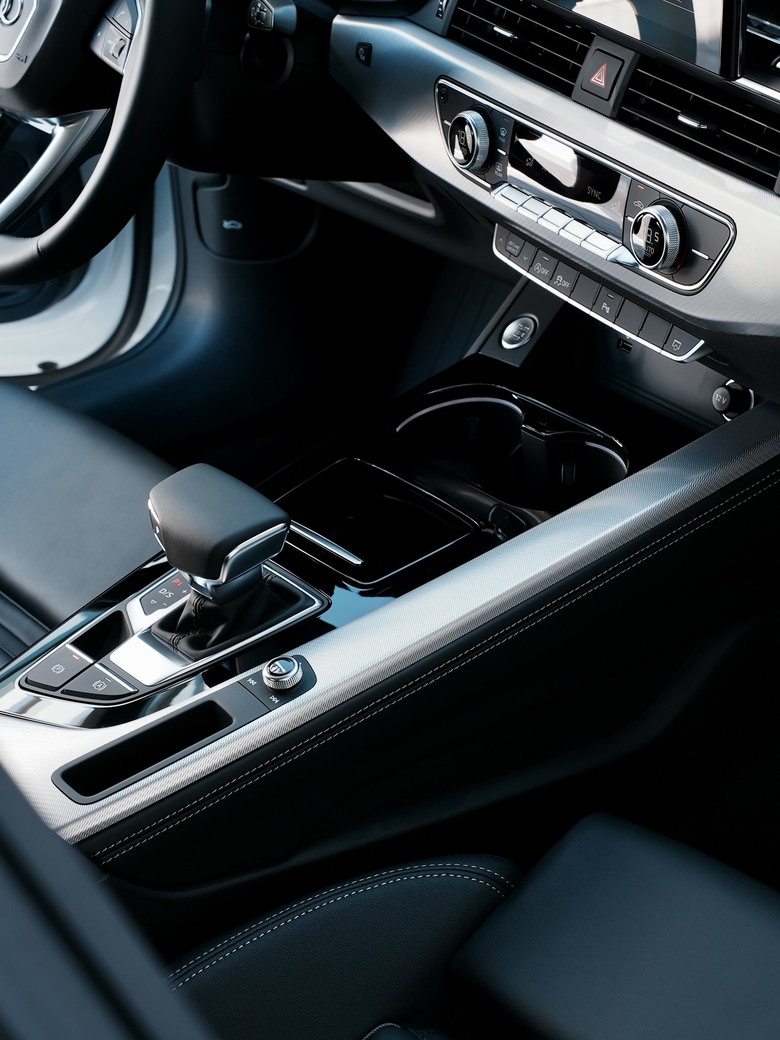Audi A5 Sportback 40 TFSI S line 運動版｜金屬冰川白 Glacier White 2Y｜交車照片分享