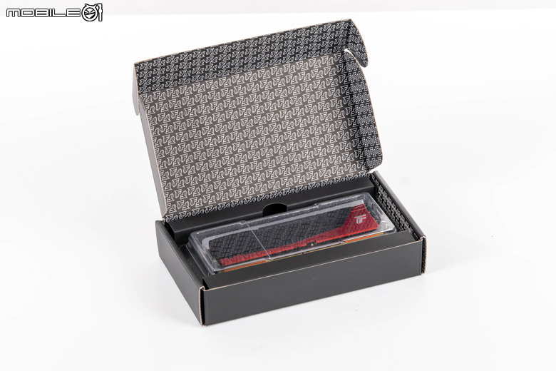 Kingston FURY Renegade RGB DDR5-8000 Limited 限定版記憶體開箱實測 兼具炫目外型與高效傳輸的頂尖選擇
