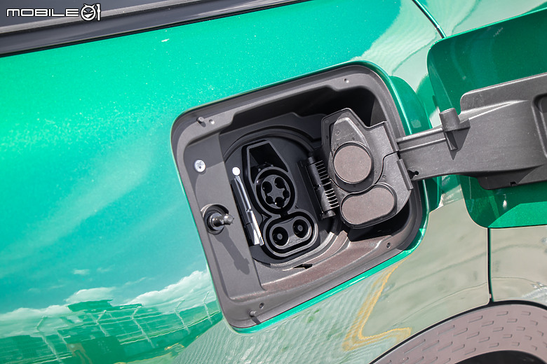 MINI Countryman SE All4 試駕|帶電個性更親民,不是粉絲也動心!