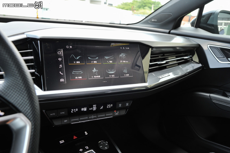 Audi Q4 Sportback e-tron 55 quattro S line 試駕|長距離電耗實測、質感與實用兼具的帥氣電動休旅車!