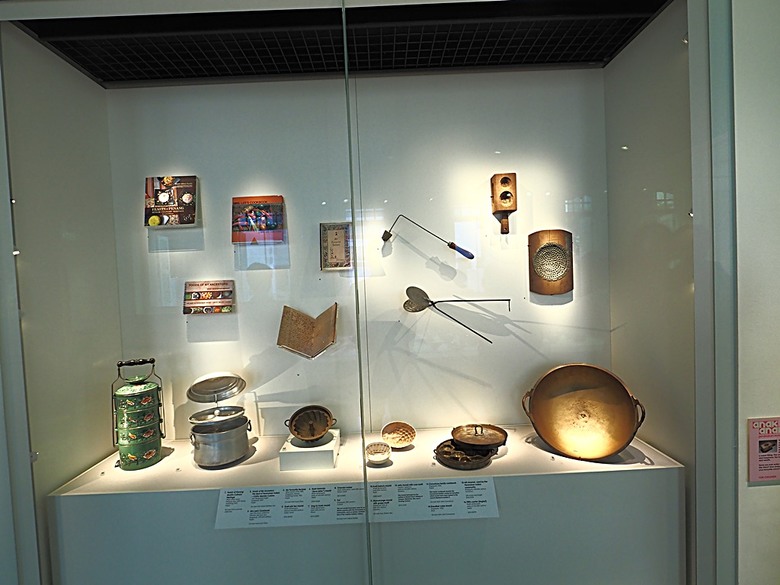 新加坡國家博物院(National Museum of Singapore)、土生華人博物館(Peranakan Museum)、善牧主教座堂(Cathedral of the Good Shepherd)、讚美廣場(CHIJMES Hall),還有地鐵勞明達站附近的土司工坊 — 赤道三國文化休閒行旅 之 新加坡篇 第六回 博物館規劃區(Museum Planning Area)