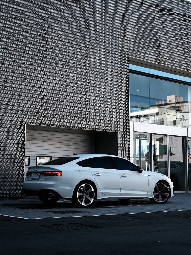 Audi A5 Sportback 40 TFSI S line 運動版｜金屬冰川白 Glacier White 2Y｜交車照片分享
