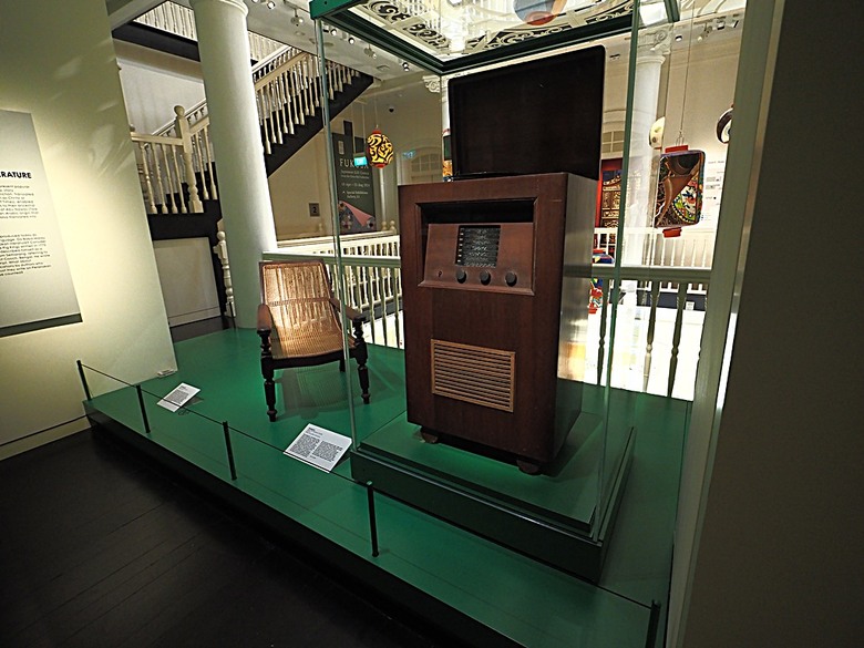 新加坡國家博物院(National Museum of Singapore)、土生華人博物館(Peranakan Museum)、善牧主教座堂(Cathedral of the Good Shepherd)、讚美廣場(CHIJMES Hall),還有地鐵勞明達站附近的土司工坊 — 赤道三國文化休閒行旅 之 新加坡篇 第六回 博物館規劃區(Museum Planning Area)