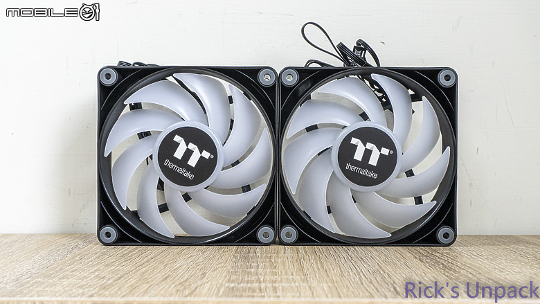 點我看大圖 【開箱】黑化塔散與RGB的結合 | Thermaltake ASTRIA 600 ARGB