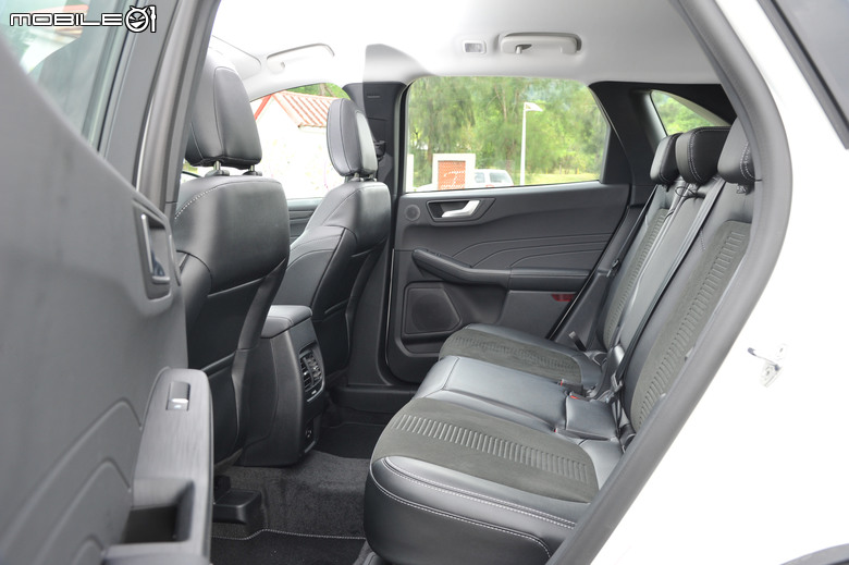 Ford Kuga Active 小改款首度現身|初步體驗與車型編成介紹