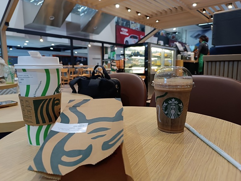 吉隆坡國際機場之轉機(KLIA2入境、KLIA1出境)及適合小睡休息地點全紀錄 — 赤道三國文化休閒行旅 之 馬來西亞篇 吉隆坡國際機場 (Kuala Lumpur International Airport)