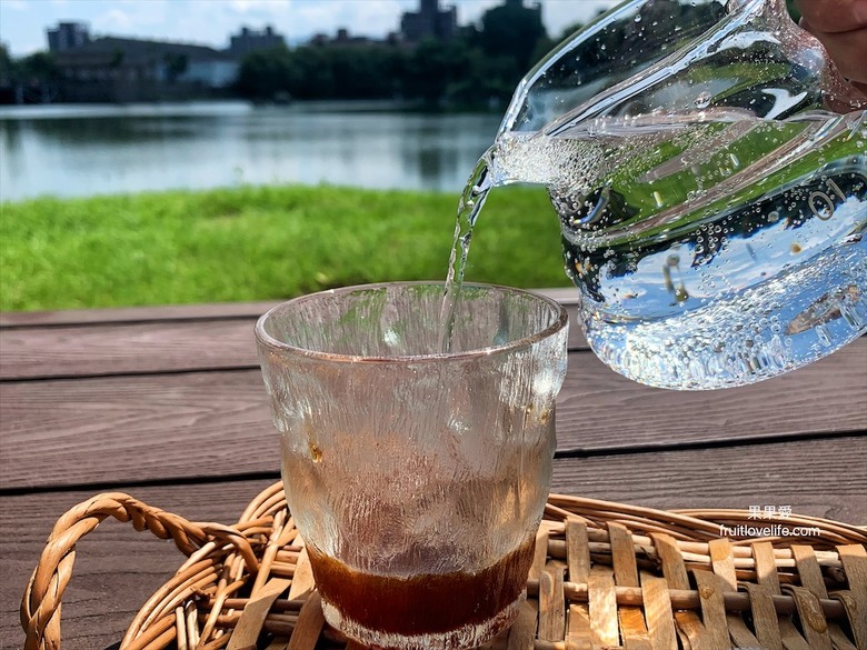 點我看大圖 檸檬嚴選鮮採熬製,冰熬鹹檸檬快速沖泡,好喝又能補充每日維他命C