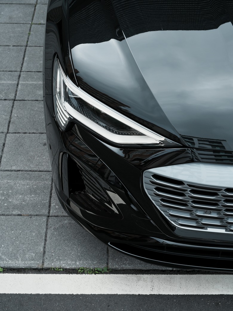 Audi Q8 sportback e-tron｜金屬神迷黑 Mythos Black 0E｜實車照片分享