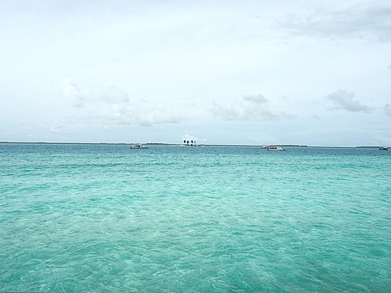 入住The Standard Maldives、碼頭邊珊瑚礁浮潛、出海賞海豚、環礁潟湖體驗 — 赤道三國文化休閒行旅 之 馬爾地夫篇 第一回 潟湖泳池水上屋(Lagoon Overwater Pool Villa)