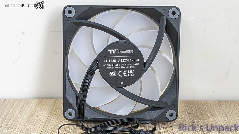 點我看大圖 【開箱】黑化塔散與RGB的結合 | Thermaltake ASTRIA 600 ARGB
