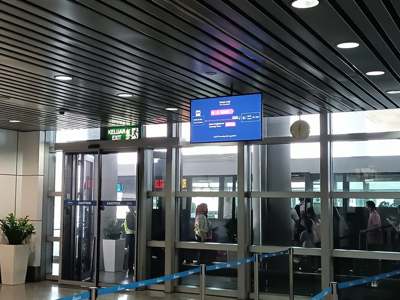 吉隆坡國際機場之轉機(KLIA2入境、KLIA1出境)及適合小睡休息地點全紀錄 — 赤道三國文化休閒行旅 之 馬來西亞篇 吉隆坡國際機場 (Kuala Lumpur International Airport)