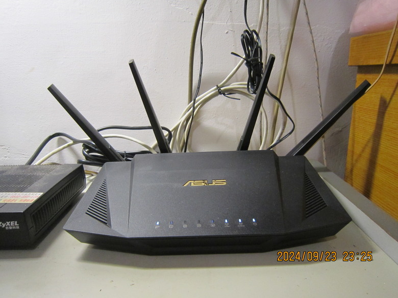 今天買了ASUS 華碩 RT-AX3000 V2 WiFi 6 Ai Mesh無線路由器（含開箱分享）