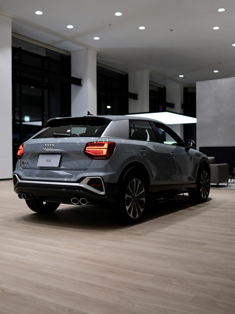 Audi SQ2｜珍珠銀箭灰 Arrow grey 1X｜實車照片分享