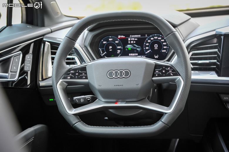 Audi Q4 Sportback e-tron 55 quattro S line 試駕|長距離電耗實測、質感與實用兼具的帥氣電動休旅車!