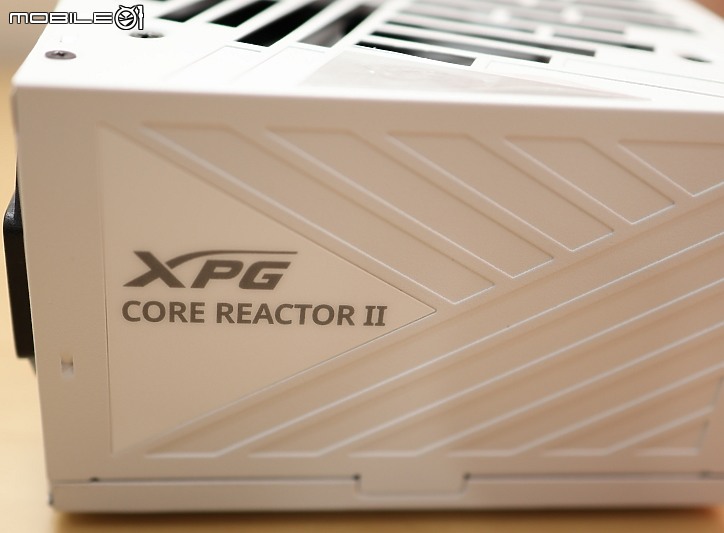 點我看大圖 開箱 XPG CORE REACTOR II 850W 白色版