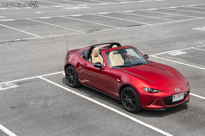 Mazda MX-5 RF 小改款試駕|沒出手排也想買!