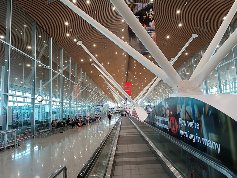 吉隆坡國際機場之轉機(KLIA2入境、KLIA1出境)及適合小睡休息地點全紀錄 — 赤道三國文化休閒行旅 之 馬來西亞篇 吉隆坡國際機場 (Kuala Lumpur International Airport)