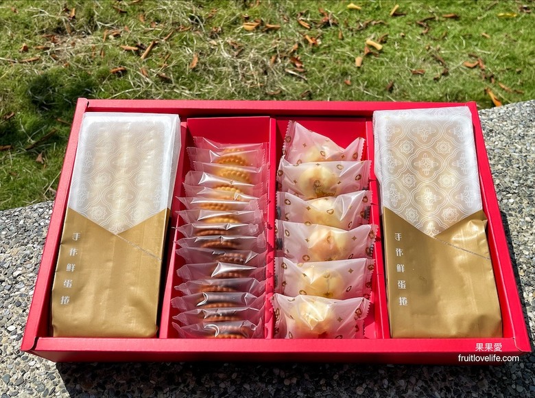 點我看大圖 好吃不黏牙的麥芽餅,烤過的餅乾香氣加上不甜膩的餡料,讓我們拆了一包還會想繼續吃下包