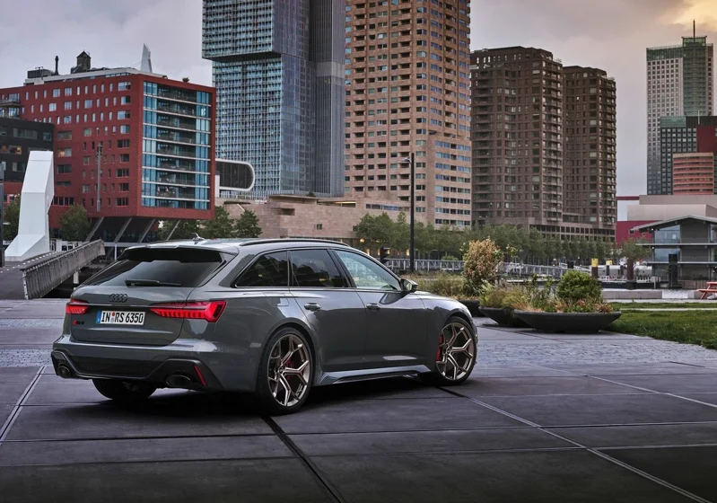 當BMW M5 Touring遇上Audi RS6 Avant 性能旅行車的頂尖對決
