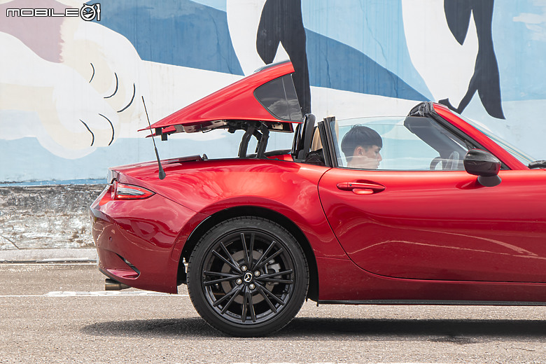 Mazda MX-5 RF 小改款試駕｜沒出手排也想買！