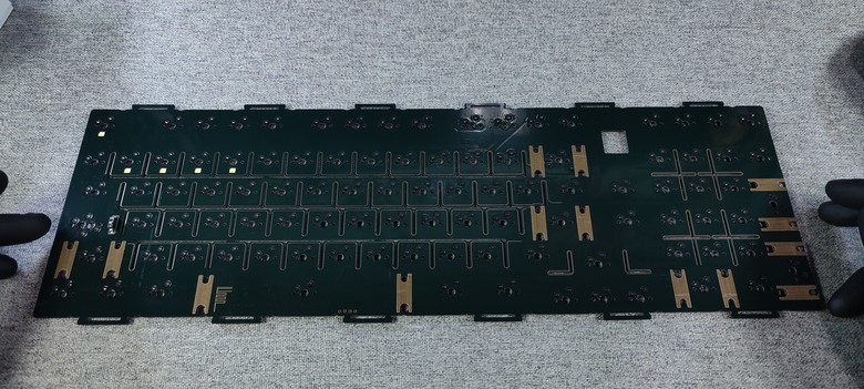 來自花火的歡愉~Qwertykeys QK100 全鋁合金客製化機械鍵盤套件 組裝紀錄一