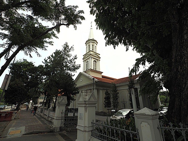 新加坡國家博物院(National Museum of Singapore)、土生華人博物館(Peranakan Museum)、善牧主教座堂(Cathedral of the Good Shepherd)、讚美廣場(CHIJMES Hall),還有地鐵勞明達站附近的土司工坊 — 赤道三國文化休閒行旅 之 新加坡篇 第六回 博物館規劃區(Museum Planning Area)