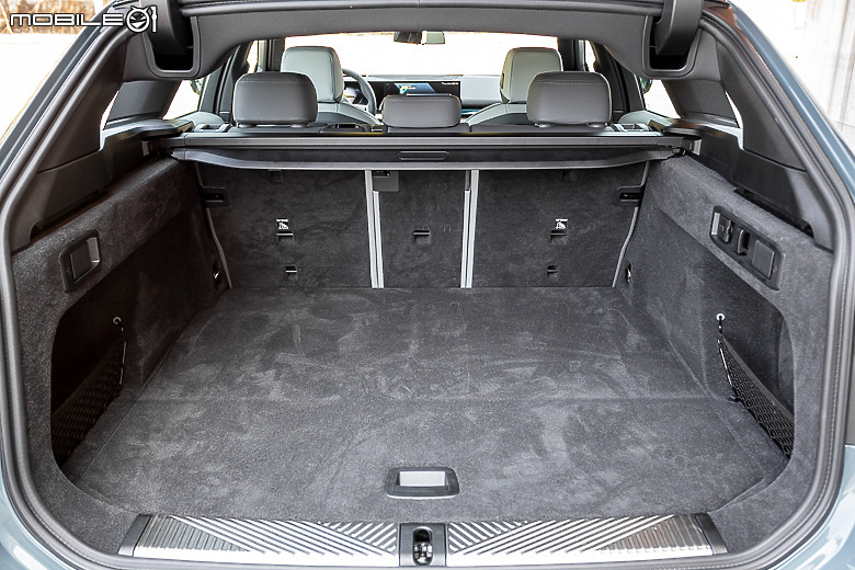BMW i5 eDrive40 Touring 試駕｜有空間有品味，市場唯一純電旅行車！