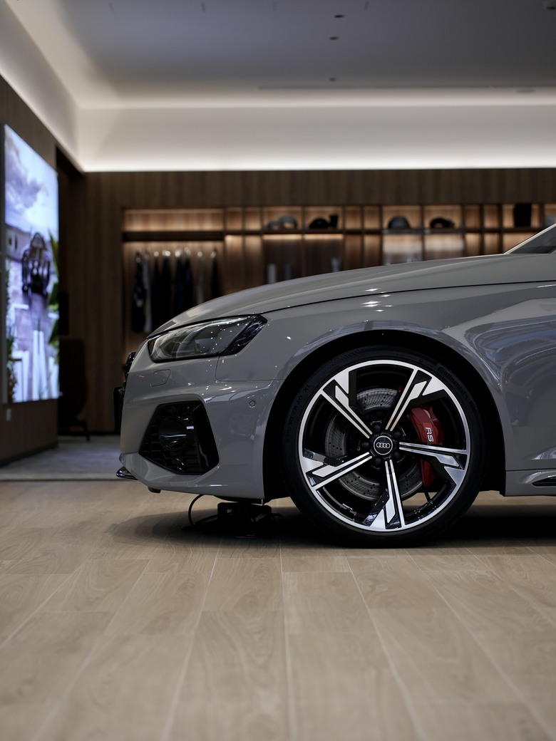 Audi RS 4 Avant｜磐石灰 Nardo Gray T3｜實車照片分享