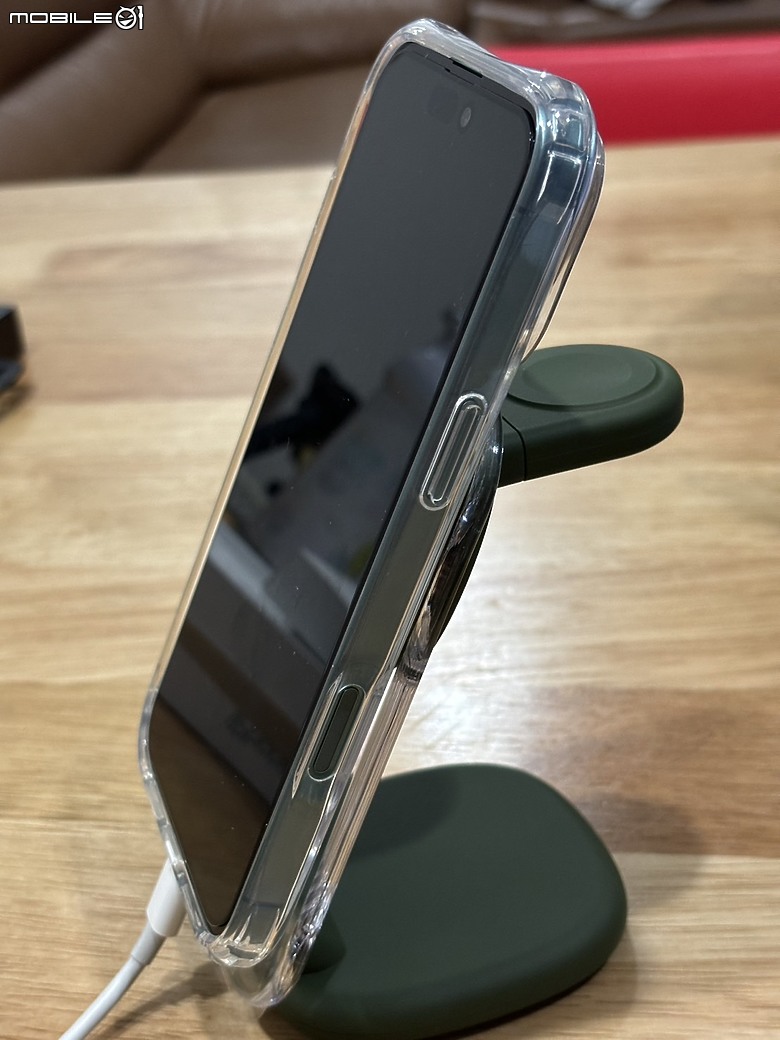 點我看大圖 驚喜踢門禮:iPhone 16 Plus 512GB 開箱體驗