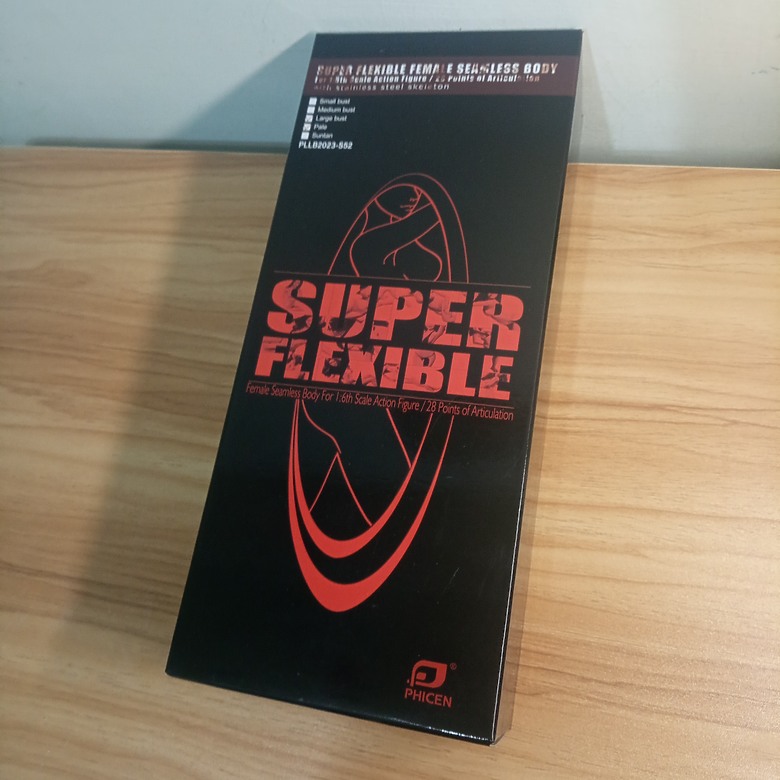 【開箱】Tbleague Phicen S52A 1/6 12吋 全包膠白肌素體可拆腳