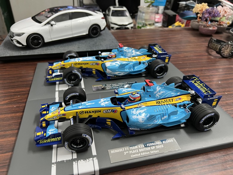 [開箱]F1 1/18 RENAULT R25 FERNANDO ALONSO BRITISH GP
