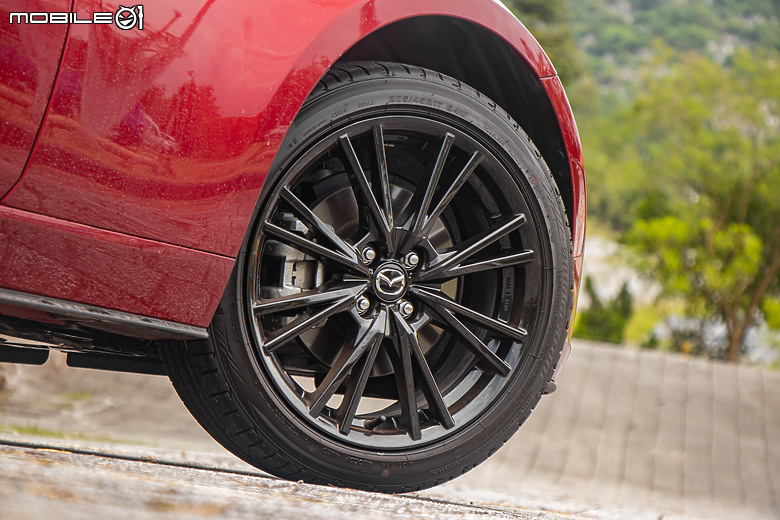 Mazda MX-5 RF 小改款試駕|沒出手排也想買!