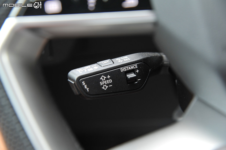 Audi Q4 Sportback e-tron 55 quattro S line 試駕|長距離電耗實測、質感與實用兼具的帥氣電動休旅車!