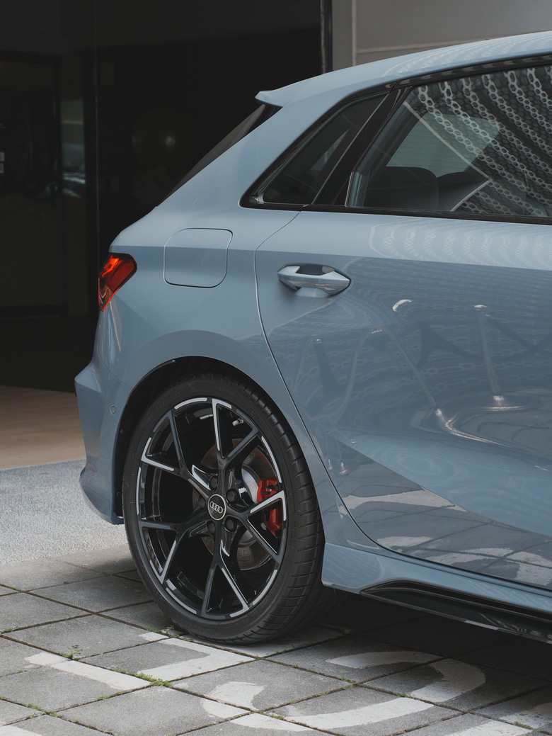 Audi RS 3 Sportback｜金屬蒼鷹灰 Kemora Gray 8R｜交車照片分享