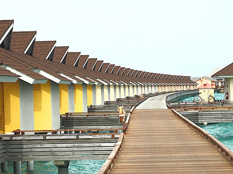 入住The Standard Maldives、碼頭邊珊瑚礁浮潛、出海賞海豚、環礁潟湖體驗 — 赤道三國文化休閒行旅 之 馬爾地夫篇 第一回 潟湖泳池水上屋(Lagoon Overwater Pool Villa)