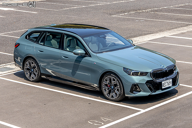 BMW i5 eDrive40 Touring 試駕|有空間有品味,市場唯一純電旅行車!