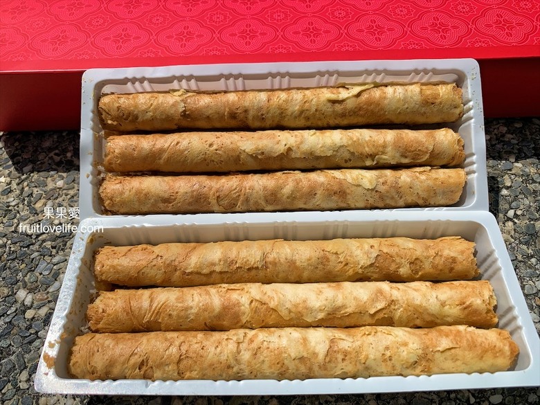 點我看大圖 好吃不黏牙的麥芽餅,烤過的餅乾香氣加上不甜膩的餡料,讓我們拆了一包還會想繼續吃下包