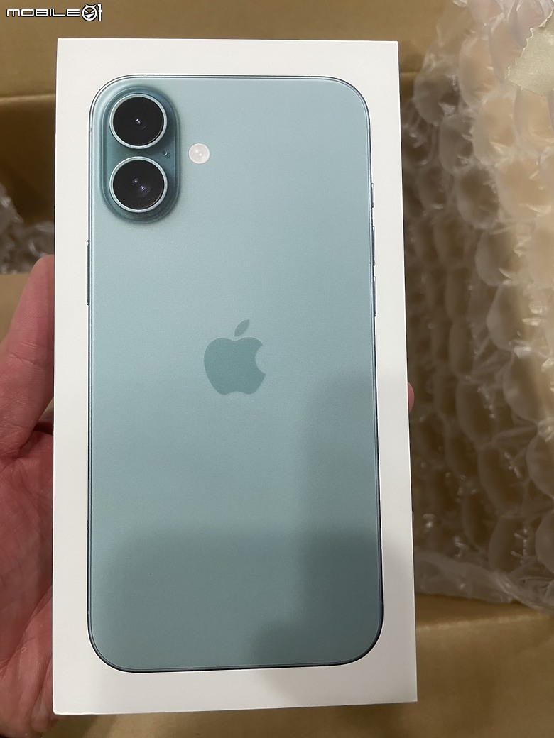 點我看大圖 驚喜踢門禮:iPhone 16 Plus 512GB 開箱體驗
