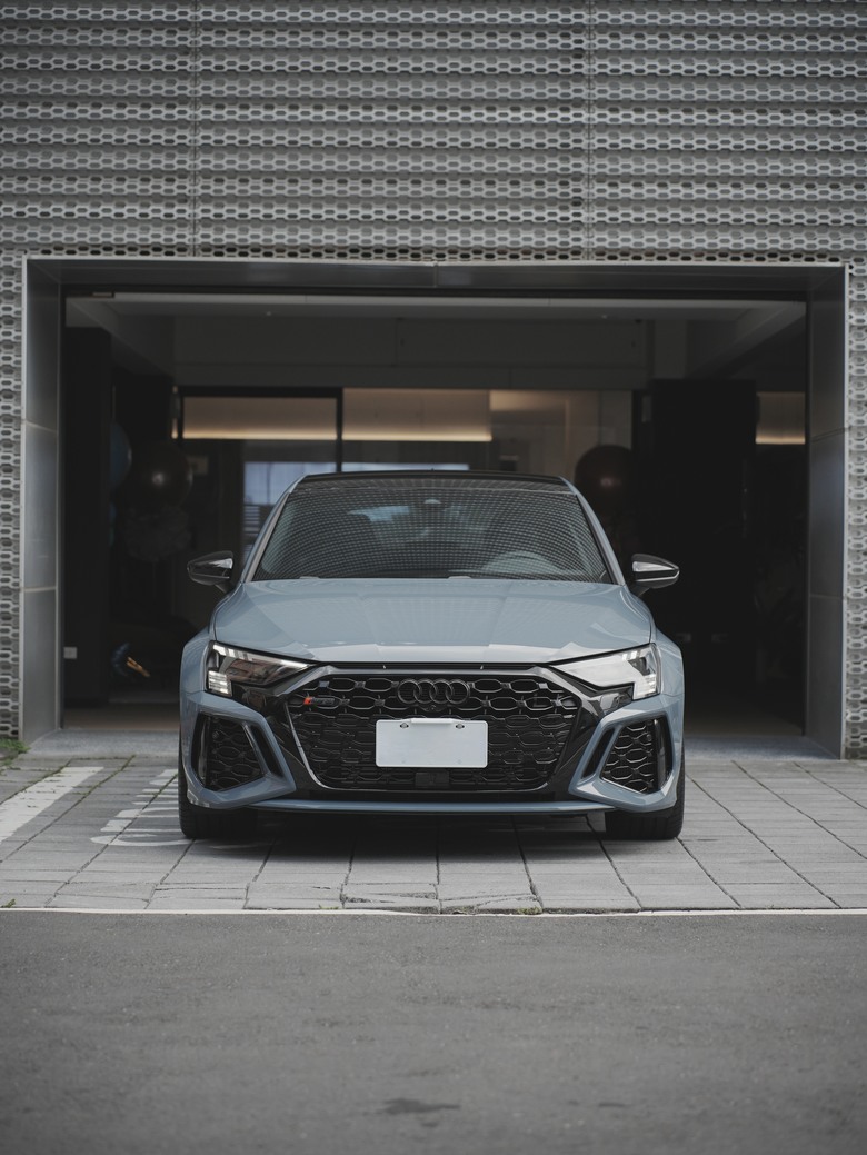 Audi RS 3 Sportback｜金屬蒼鷹灰 Kemora Gray 8R｜交車照片分享