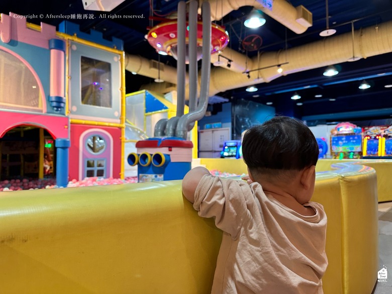 HappyBaBy 快樂寶貝親子樂園（夢時代店）＿拿兒童卡生日禮帶小糰來玩一次