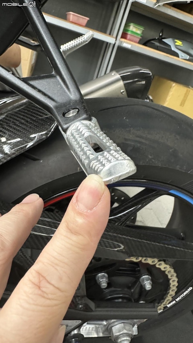 【最後一刻才開箱】菜雞的第一台重機 BMW S1000RR M版(23年式)
