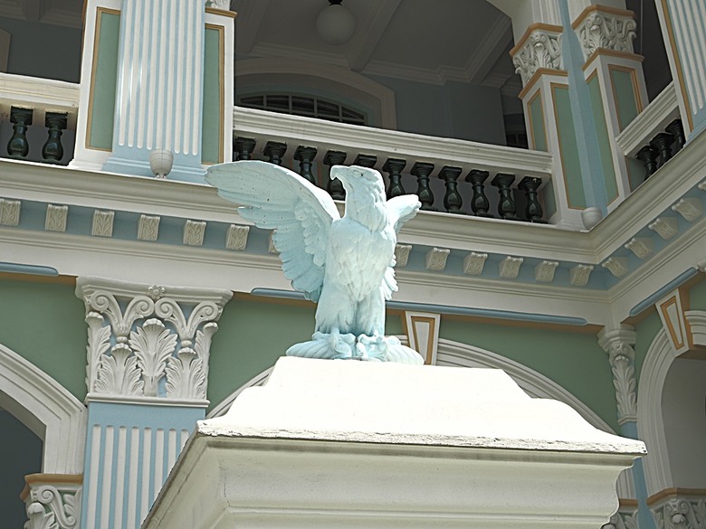 新加坡國家博物院(National Museum of Singapore)、土生華人博物館(Peranakan Museum)、善牧主教座堂(Cathedral of the Good Shepherd)、讚美廣場(CHIJMES Hall)，還有地鐵勞明達站附近的土司工坊 — 赤道三國文化休閒行旅 之 新加坡篇 第六回 博物館規劃區(Museum Planning Area)