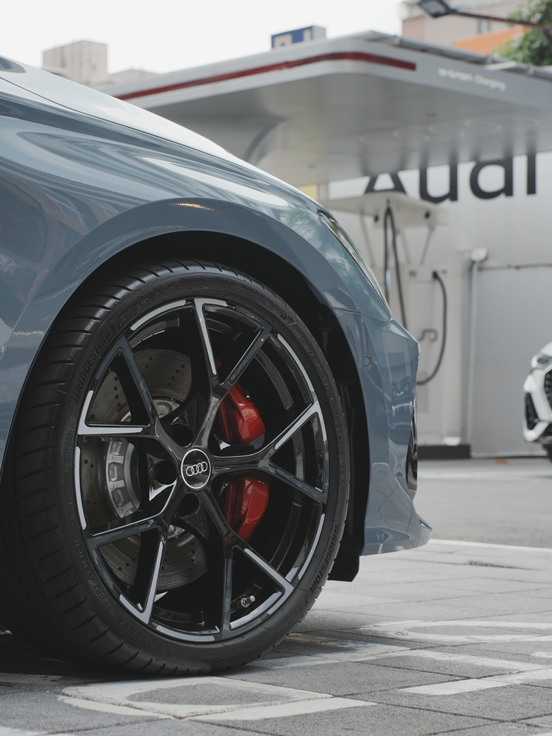 Audi RS 3 Sportback｜金屬蒼鷹灰 Kemora Gray 8R｜交車照片分享