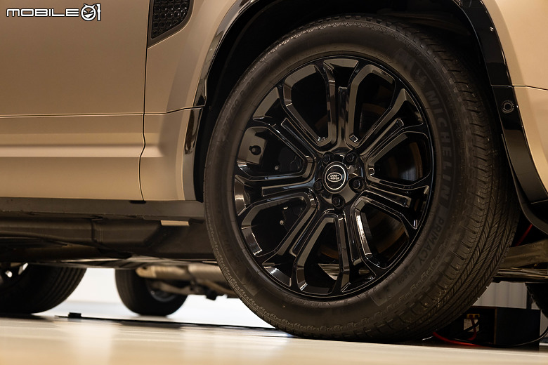 Defender OCTA 賞車實拍,最新旗艦車型、性能與越野能力都是Defender車系最強!