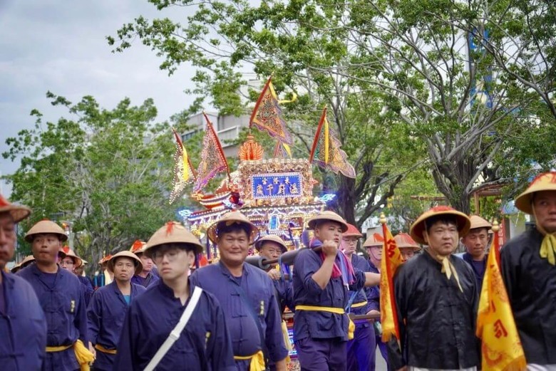 屏東東港東隆宮介紹 – 以「東港迎王平安祭典」及「黃金牌樓」聞名於世