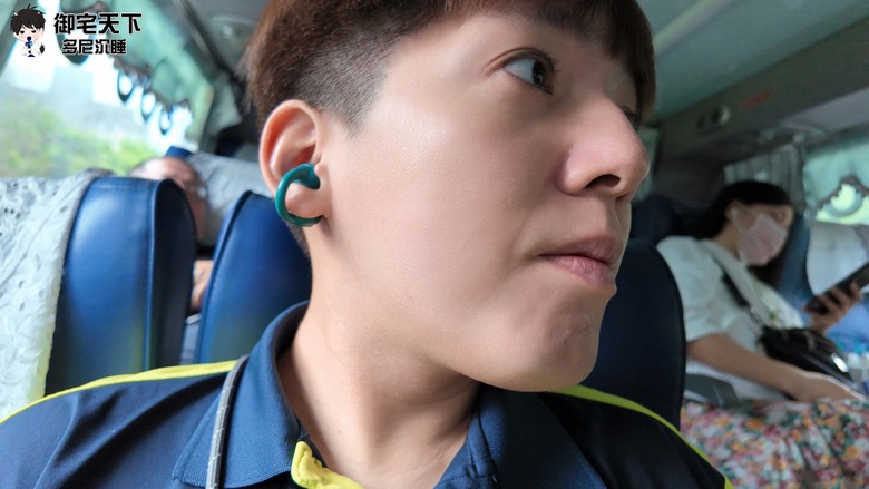 點我看大圖 開箱|JLab FLEX 開放式耳夾藍牙耳機 - 12mm 驅動單體,帶來前所未有的舒適聆聽革命!