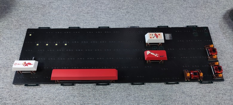 來自花火的歡愉~Qwertykeys QK100 全鋁合金客製化機械鍵盤套件 組裝紀錄一