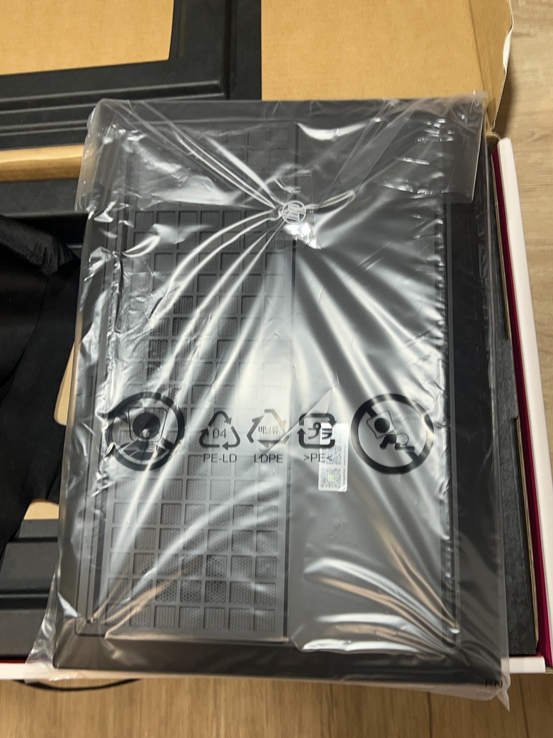 開箱: HP 惠普 OMEN Gaming 16-wf0041TX 16.1吋電競筆電