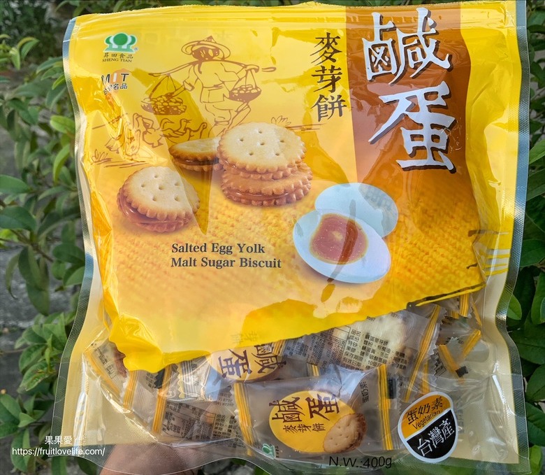 點我看大圖 好吃不黏牙的麥芽餅,烤過的餅乾香氣加上不甜膩的餡料,讓我們拆了一包還會想繼續吃下包
